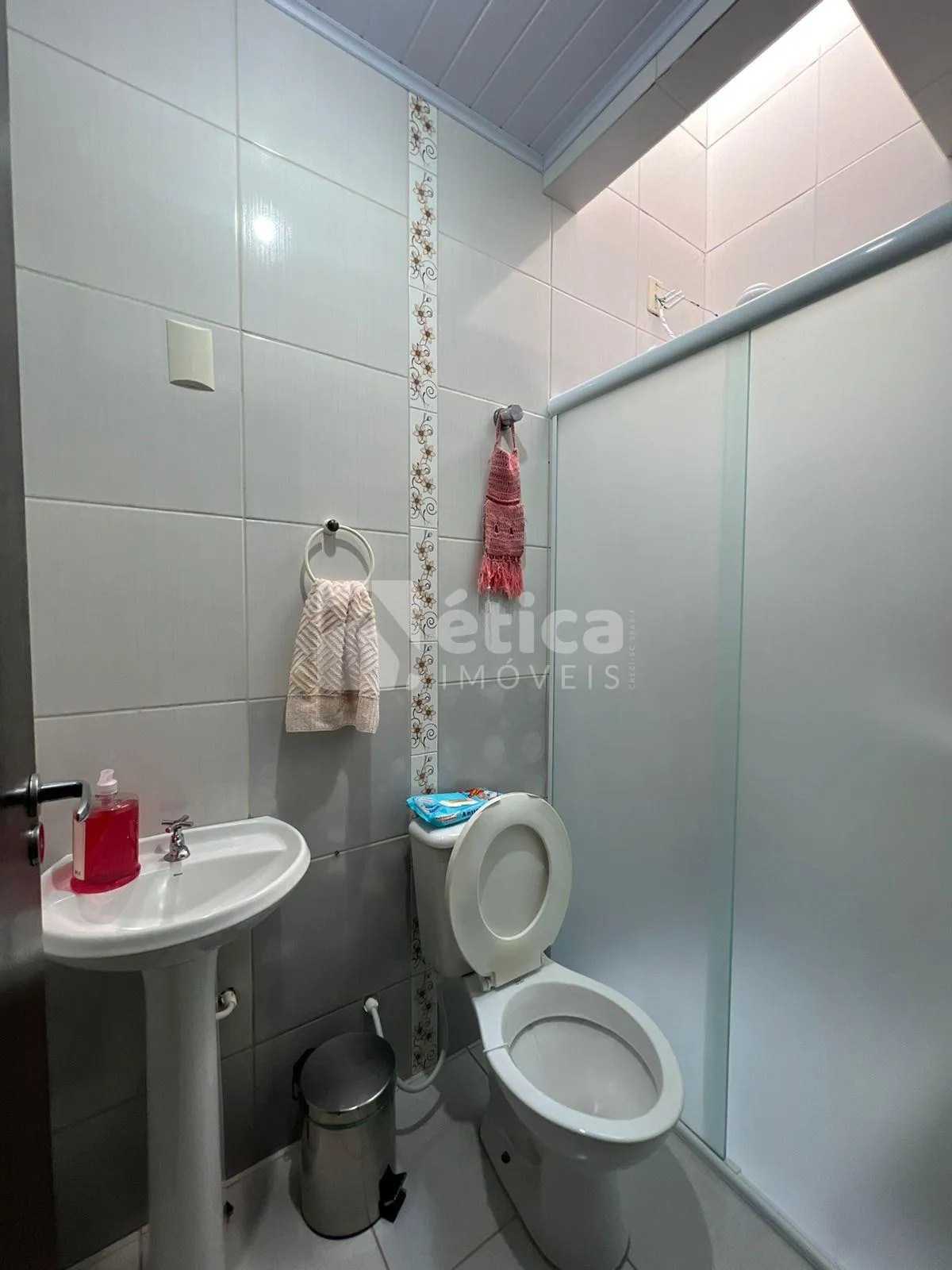 Casa Germinada com 2 Quartos, Ar Condicionado e Ampla Área de Serviço — foto 5