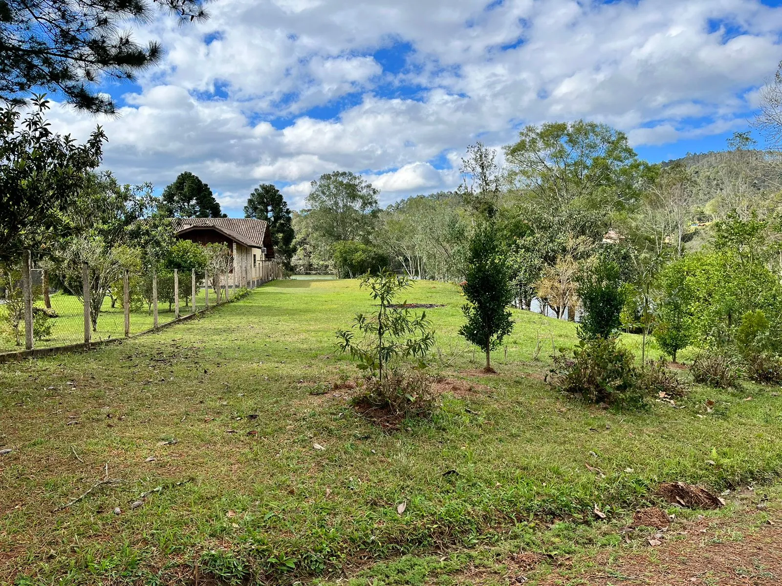 Terreno em loteamento de alto padrão na barragem em Alto Cedros. — foto 7