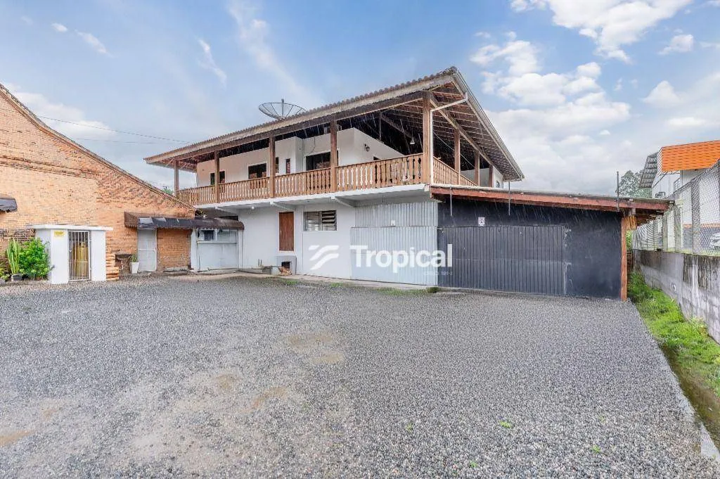 Casa com 5 dormitórios para alugar, 240 m por R$ 4.000/mês - Fortaleza Alta - Blumenau/SC - foto 1