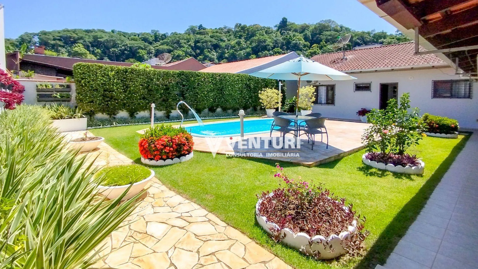 Casa com 3 dormitórios à venda, e uma suíte, 154 m por R$ 1.050.000 - Velha Central - Blumenau/SC — foto 3