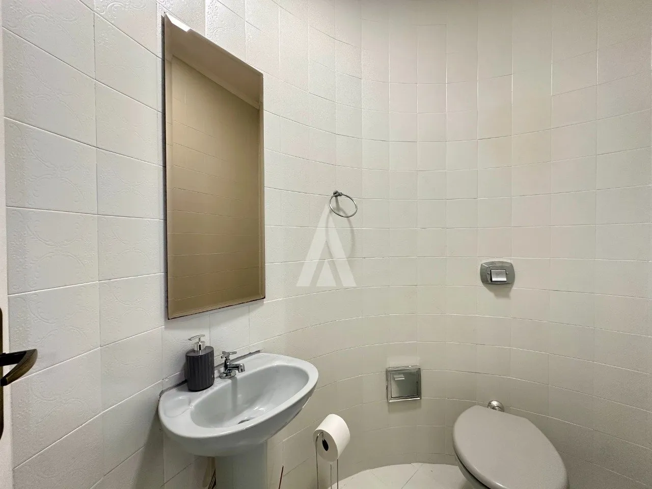 Casa com 1 suíte(s) mais 2 quarto(s) à venda no bairro Santo Antônio em Joinville, por R$ 1.350.000,00. — foto 4