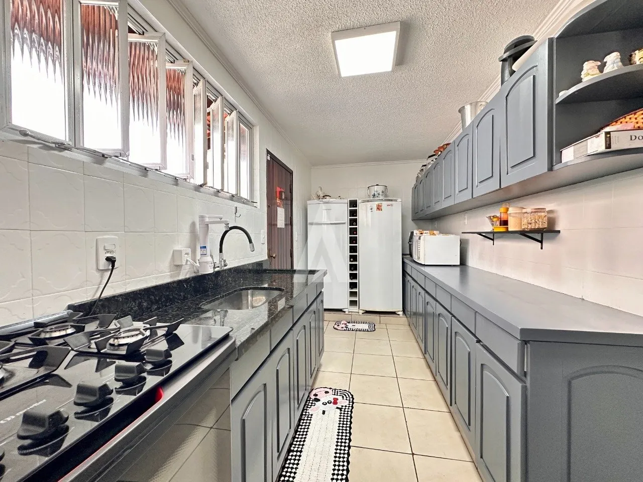 Casa com 1 suíte(s) mais 2 quarto(s) à venda no bairro Santo Antônio em Joinville, por R$ 1.350.000,00. — foto 6