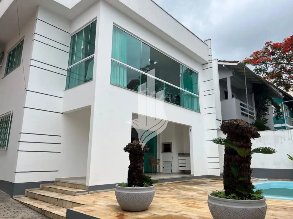 Casa de Alto Padrão na Praia Brava — foto 2