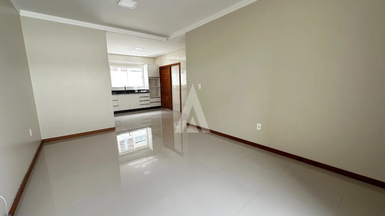 Casa em Condomínio com 1 suíte(s) mais 2 quarto(s) à venda no bairro Bom Retiro em Joinville, por R$700.000.00. — foto 3