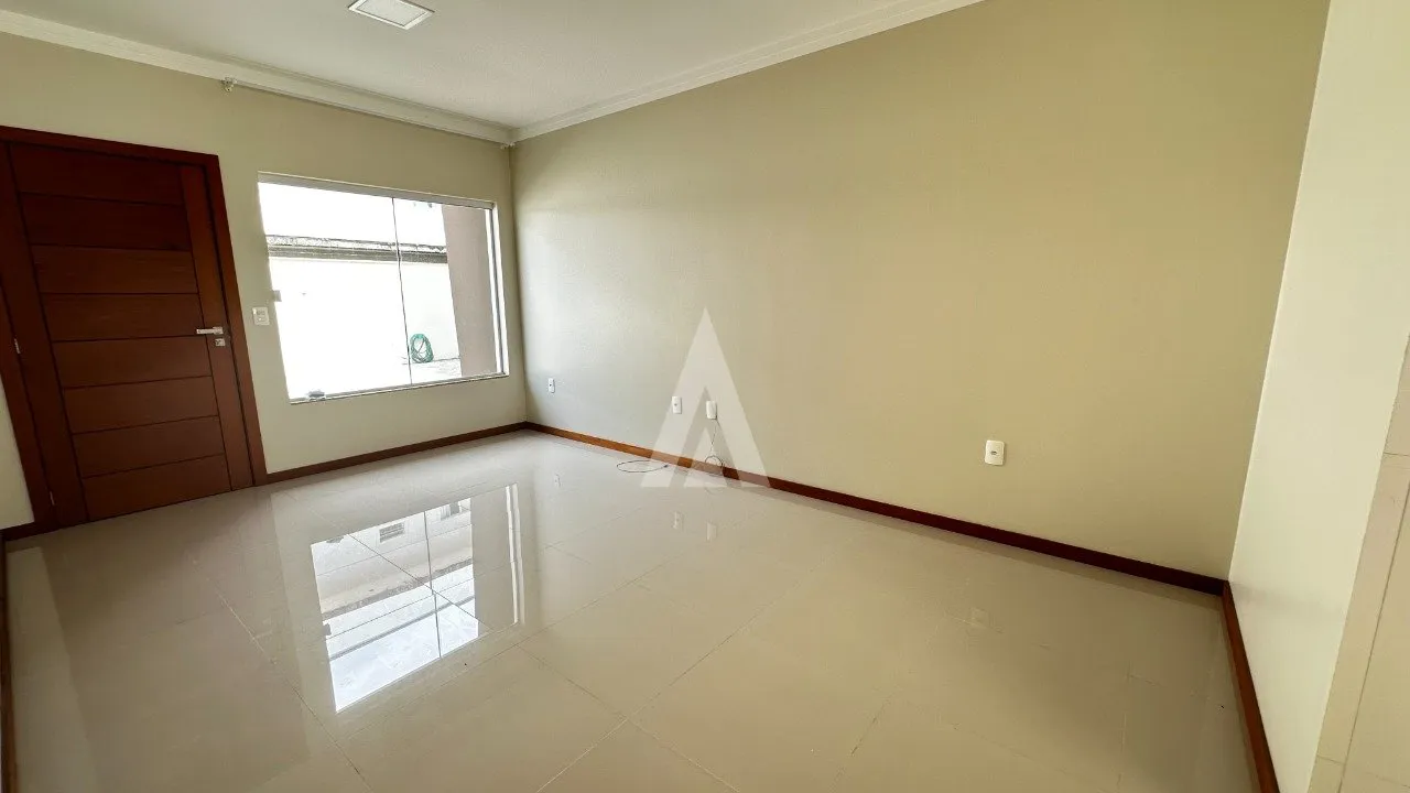 Casa em Condomínio com 1 suíte(s) mais 2 quarto(s) à venda no bairro Bom Retiro em Joinville, por R$700.000.00. — foto 4
