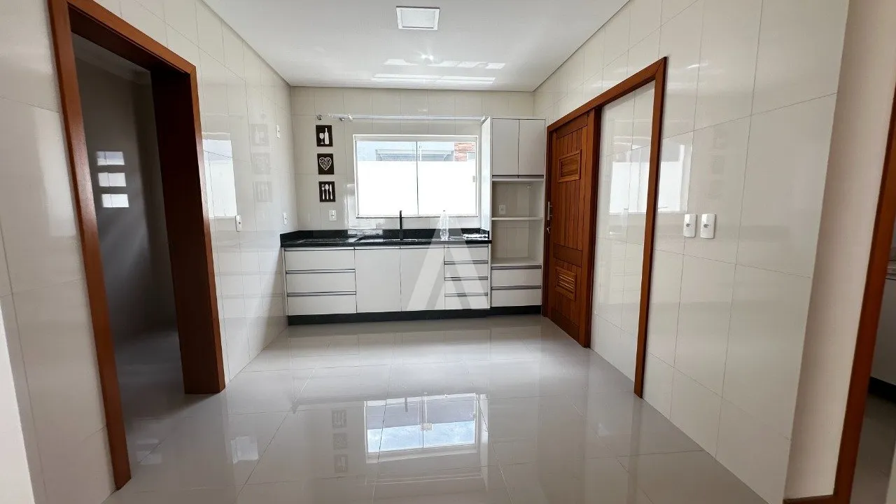 Casa em Condomínio com 1 suíte(s) mais 2 quarto(s) à venda no bairro Bom Retiro em Joinville, por R$700.000.00. — foto 7