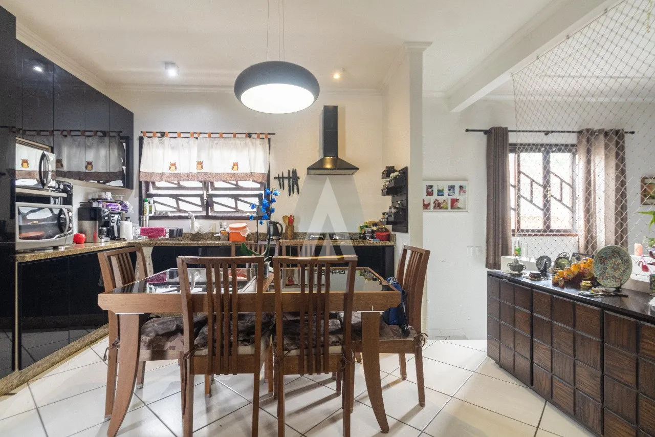 Sobrado com 1 suíte(s) mais 2 quarto(s) à venda no bairro Saguaçu em Joinville, por R$ 930.000.00. — foto 6