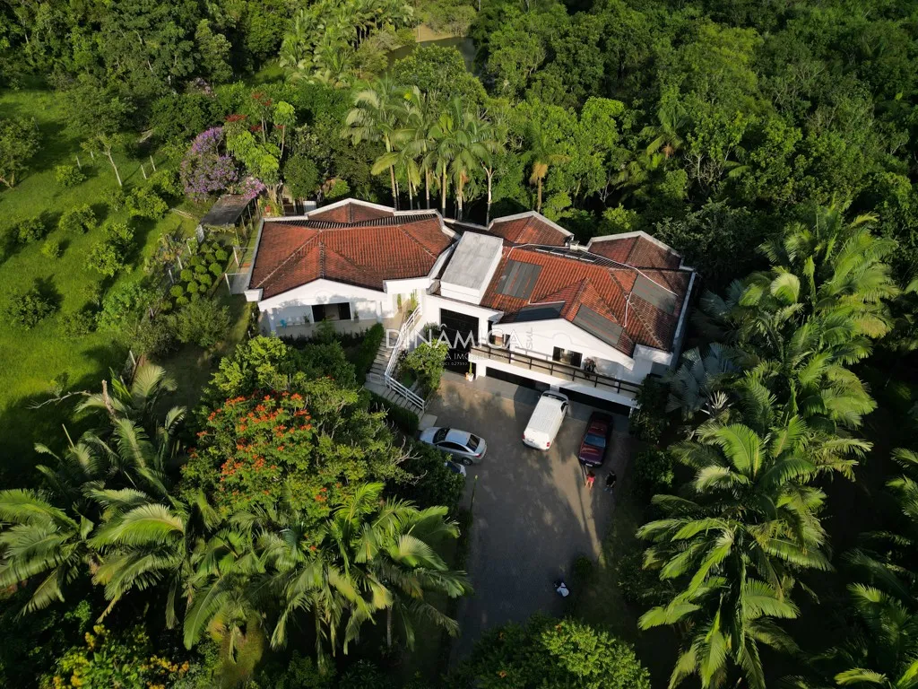 Casa Exclusiva em Blumenau - Paraíso privativo com riacho e lagoa! - foto 1