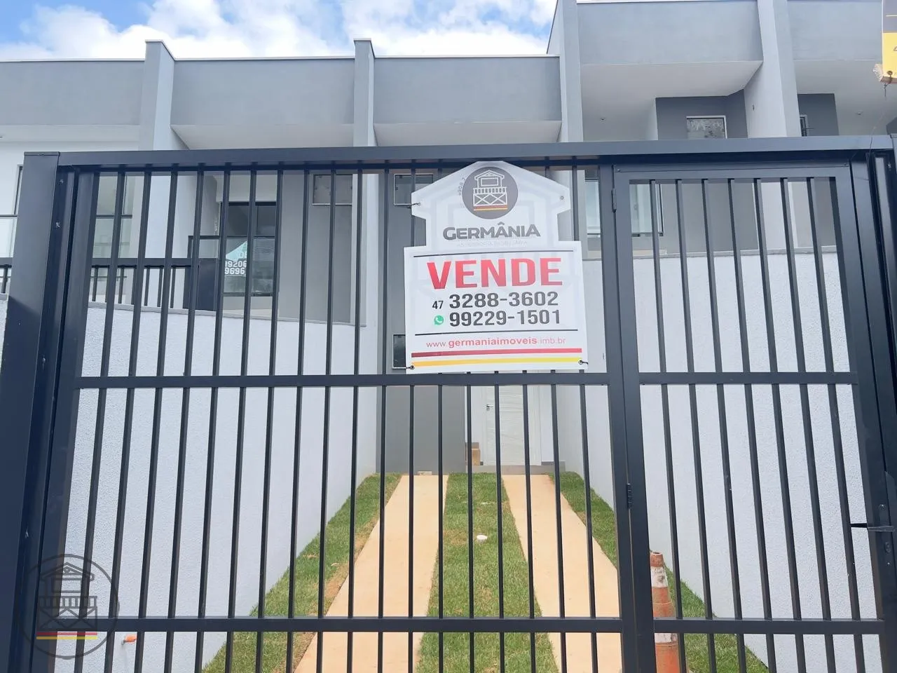 Sobrado muito bem localizado no bairro Escola Agricola. — foto 2