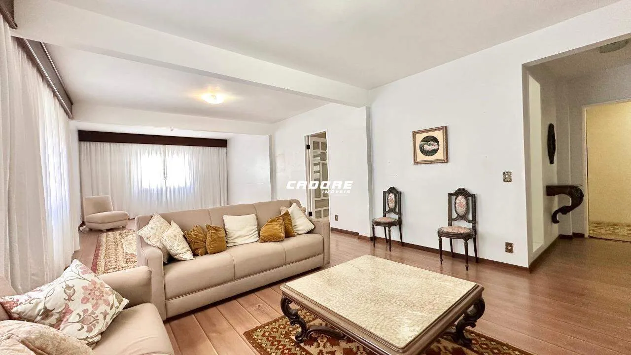 Se você busca um imóvel espaçoso, este apartamento é o lugar ideal para você. — foto 3