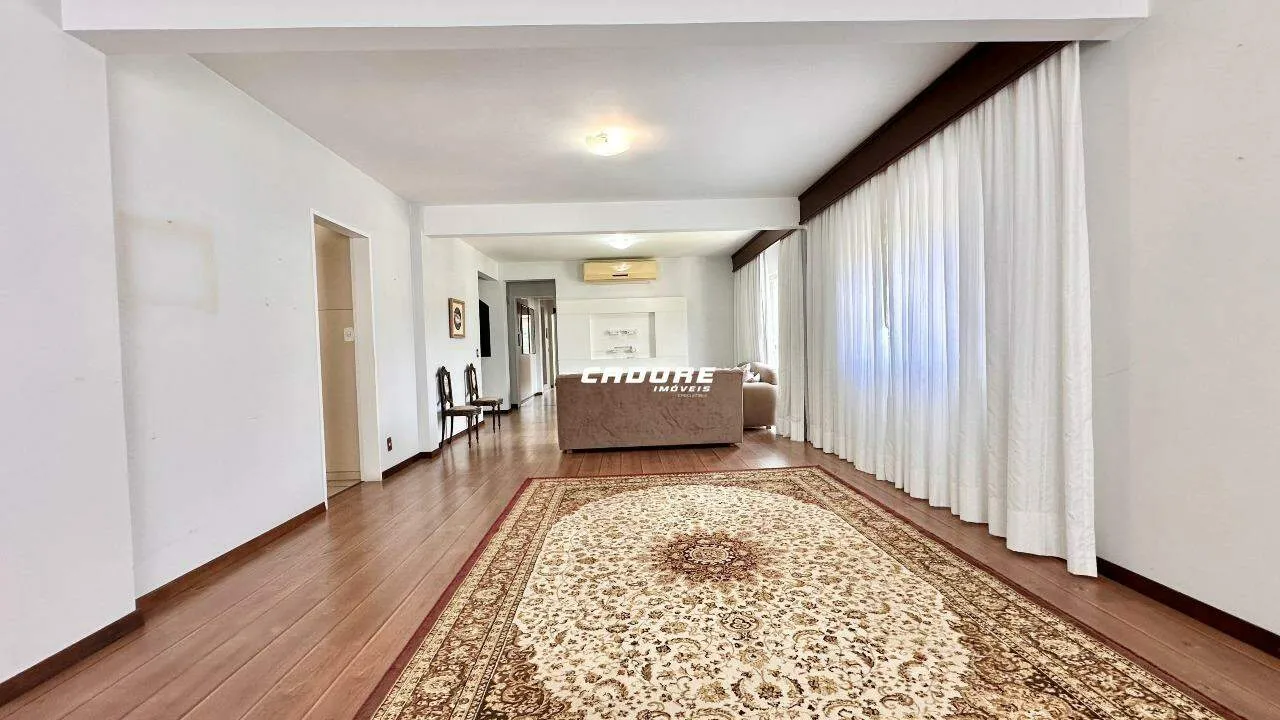 Se você busca um imóvel espaçoso, este apartamento é o lugar ideal para você. — foto 4