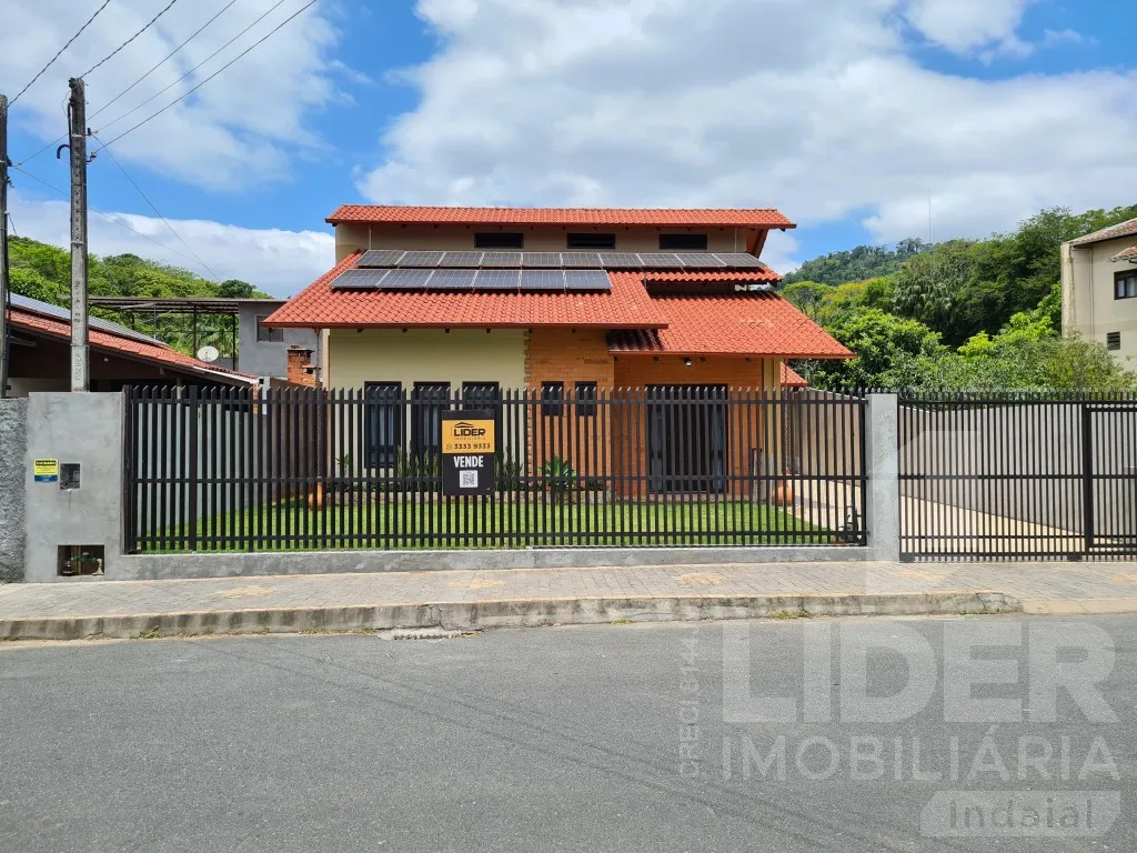 Casa com 205,20m de área construída e área de festas com piscina no bairro do Sol — foto 2