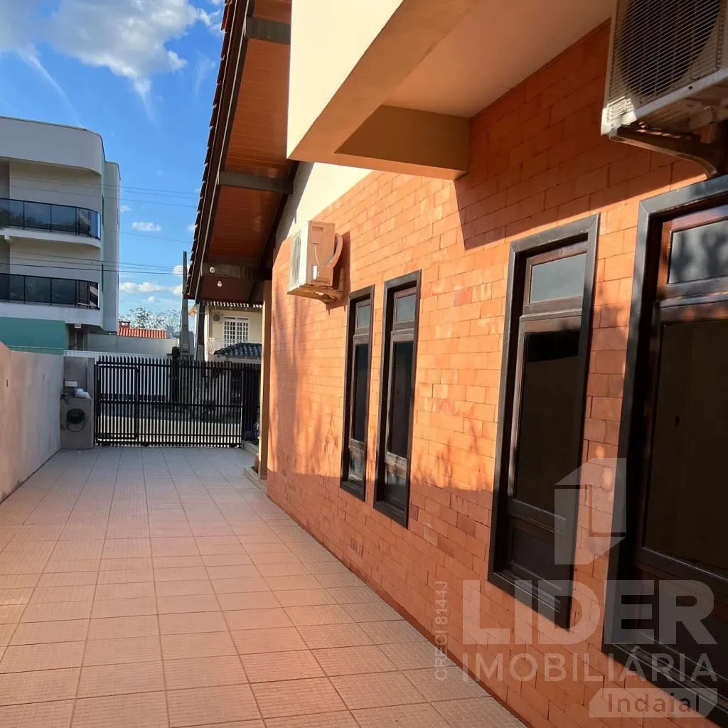 Casa com 205,20m de área construída e área de festas com piscina no bairro do Sol — foto 6