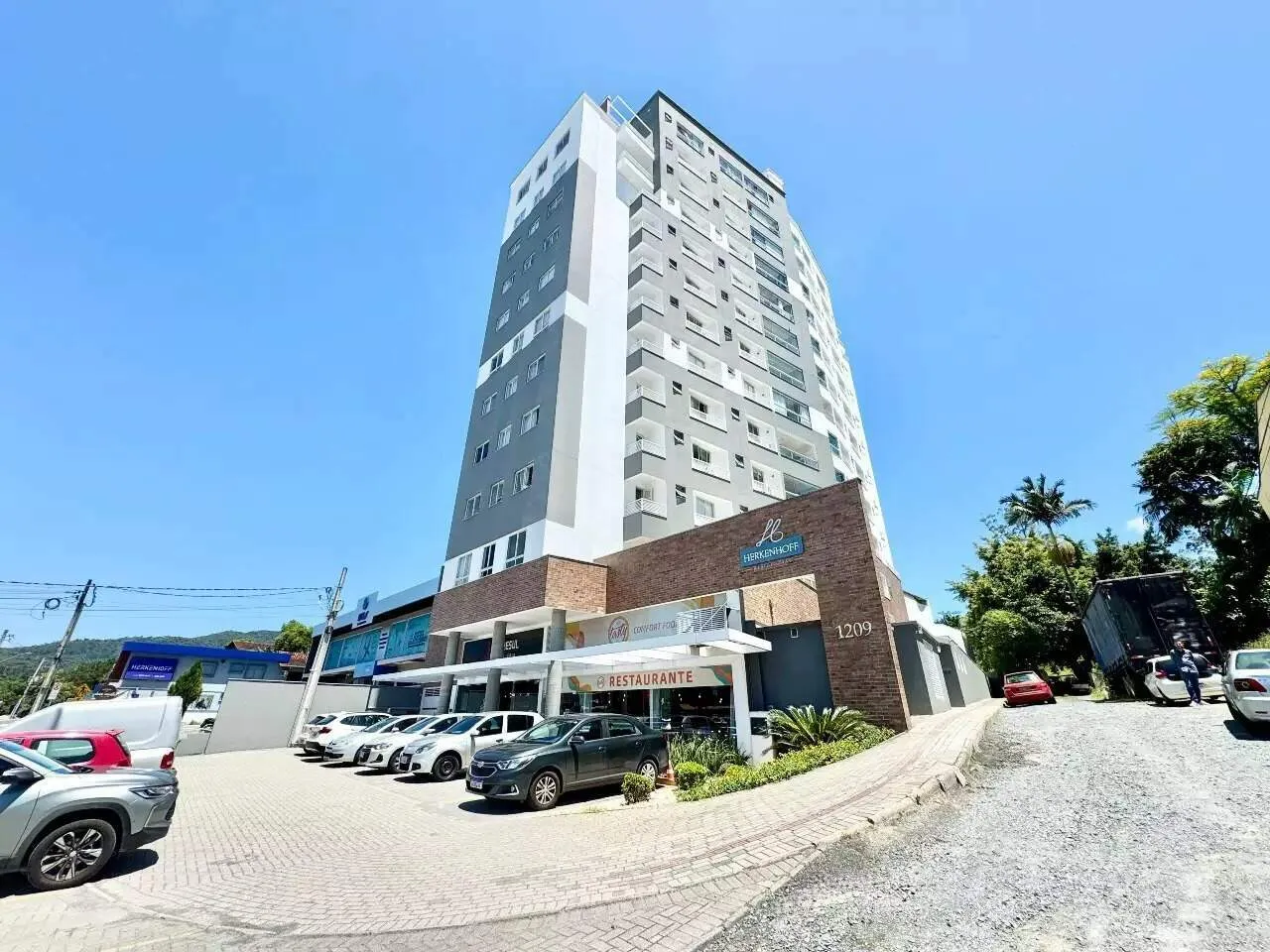 Apartamento no Residencial Herkenhoff, bairro Velha - foto 1