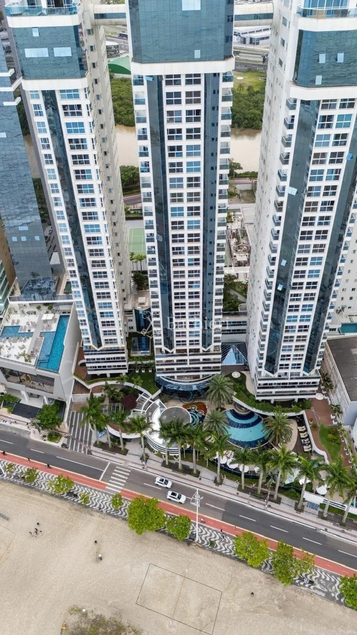 Apartamento semi mobiliado com 5 suítes no bairro Centro em Balneário Camburiu/SC - foto 1
