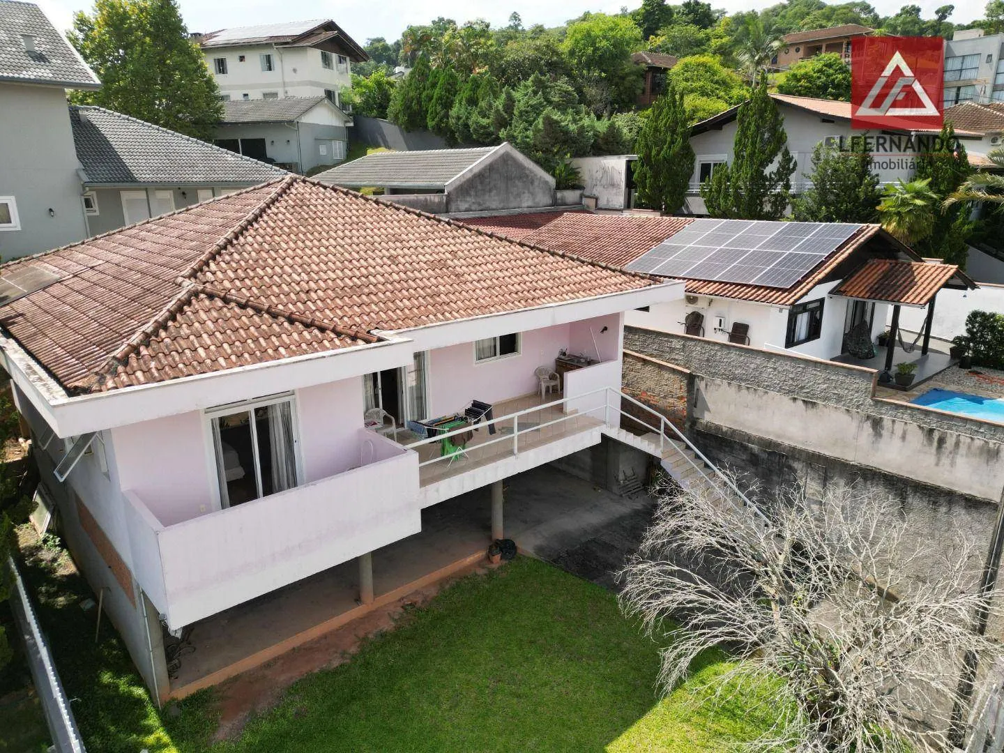 Casa com 3 dormitórios, sendo 1 suíte à venda, 274 m por R$ 950.000 - Escola Agrícola - Blumenau/SC - foto 1