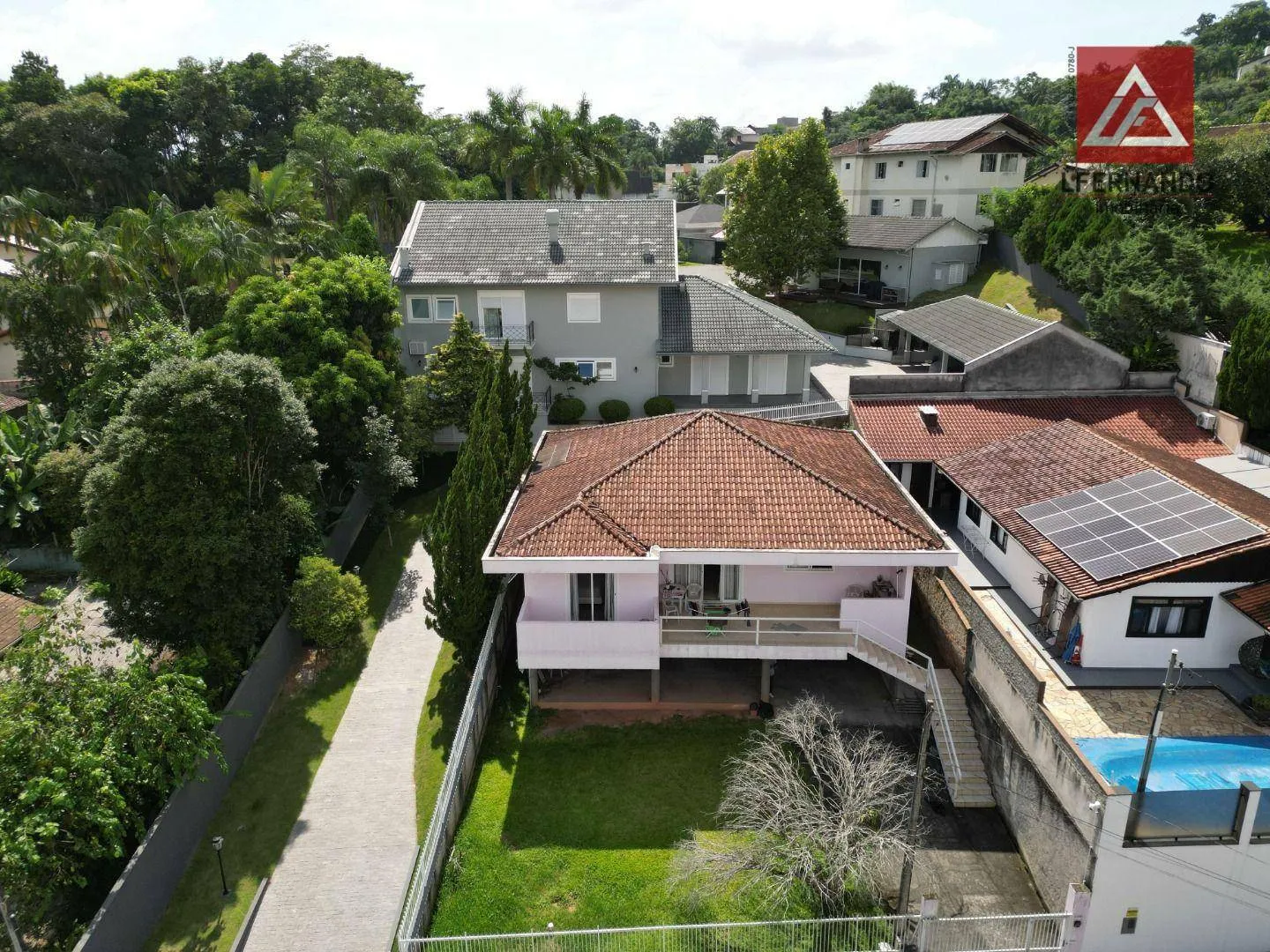 Casa com 3 dormitórios, sendo 1 suíte à venda, 274 m por R$ 950.000 - Escola Agrícola - Blumenau/SC — foto 2