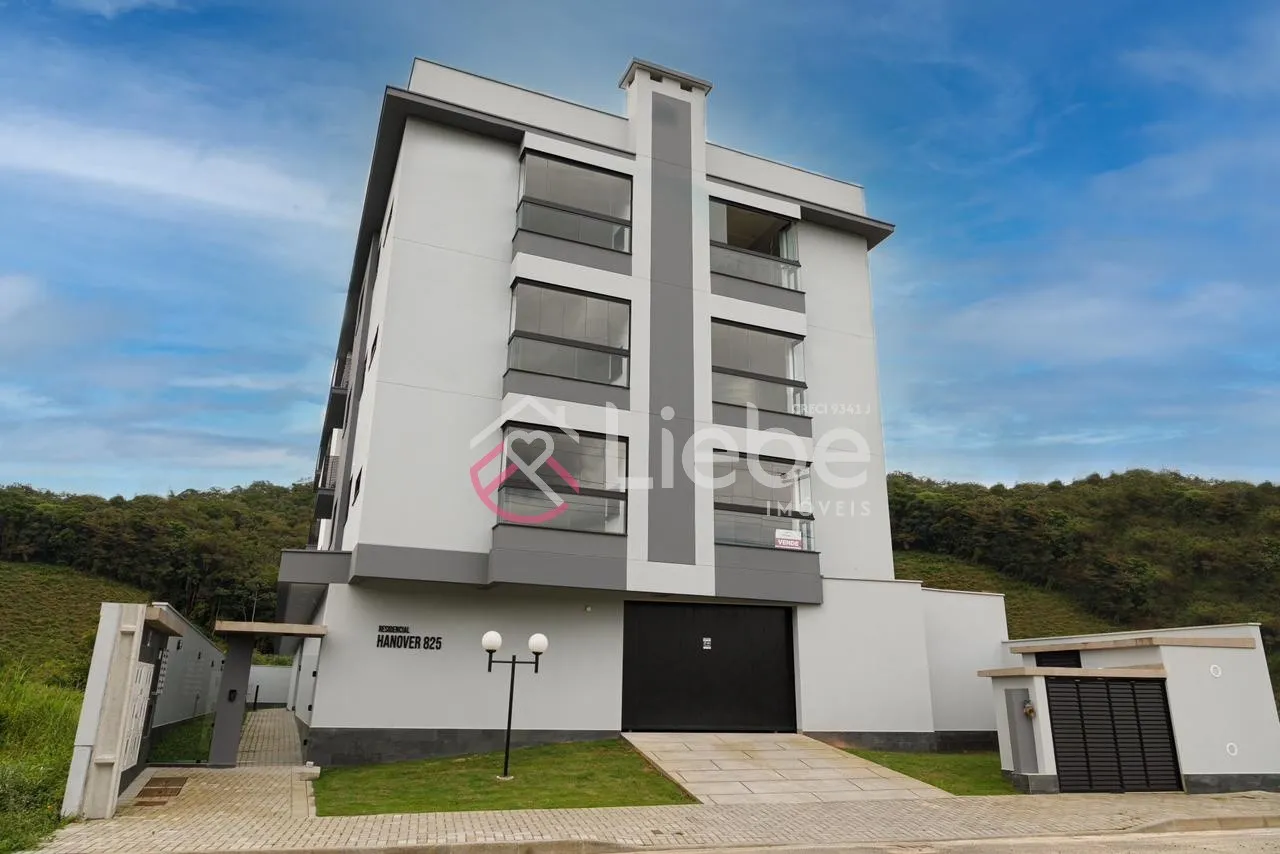 Lindo apartamento TOTALMENTE MOBILIADO com excelente localização no Residencial Hanover com 2 dormitórios e 75,81m de área privativa no centro da cidade de Pomerode. - foto 1