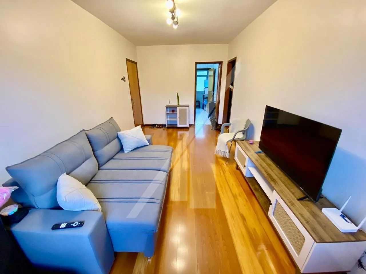 APARTAMENTO COM TRÊS DORMITÓRIOS, MOBILIADO, UMA VAGA DE GARAGEM - BAIRRO SALTO WEISSBACH — foto 3