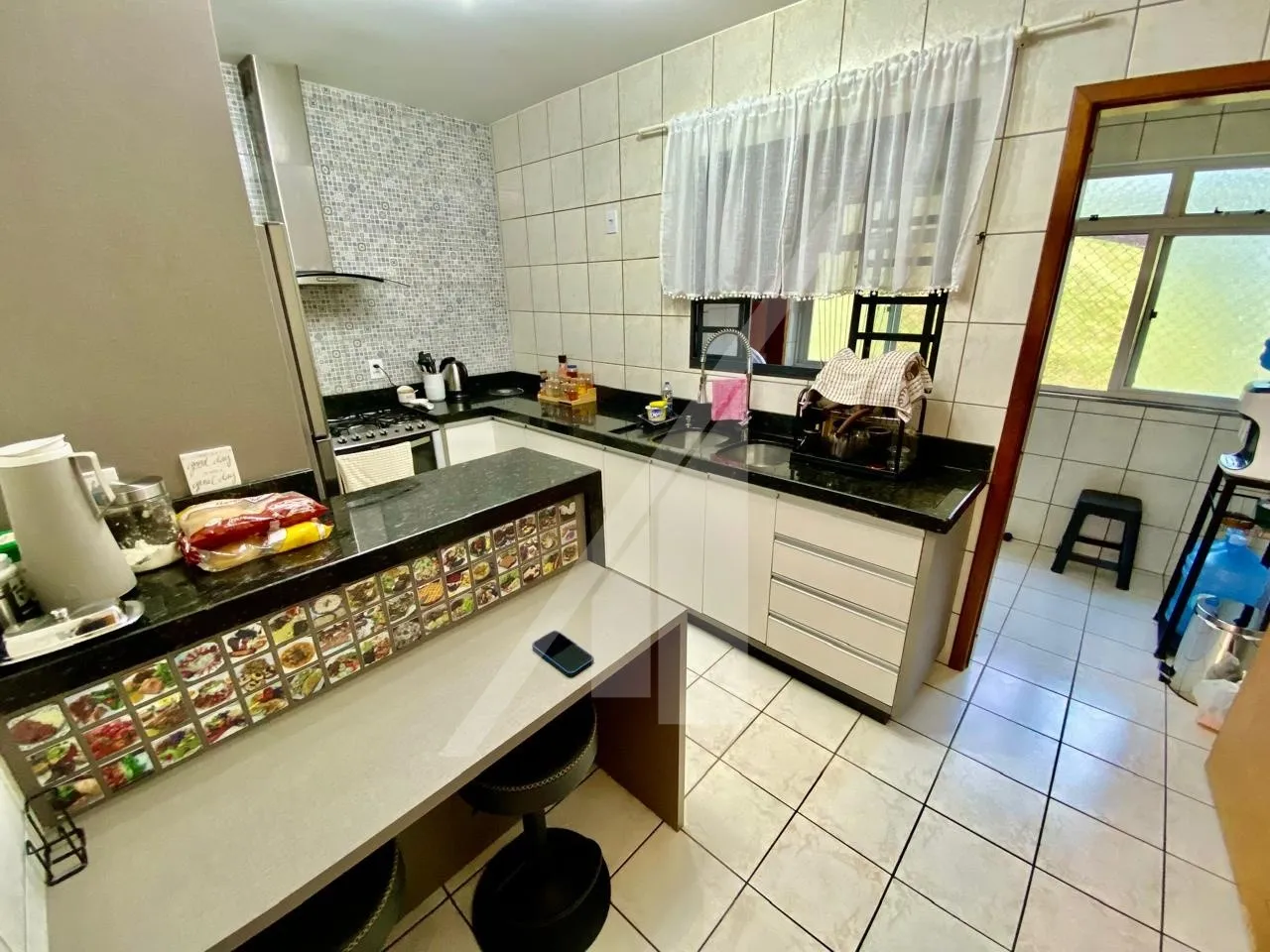 APARTAMENTO COM TRÊS DORMITÓRIOS, MOBILIADO, UMA VAGA DE GARAGEM - BAIRRO SALTO WEISSBACH — foto 5