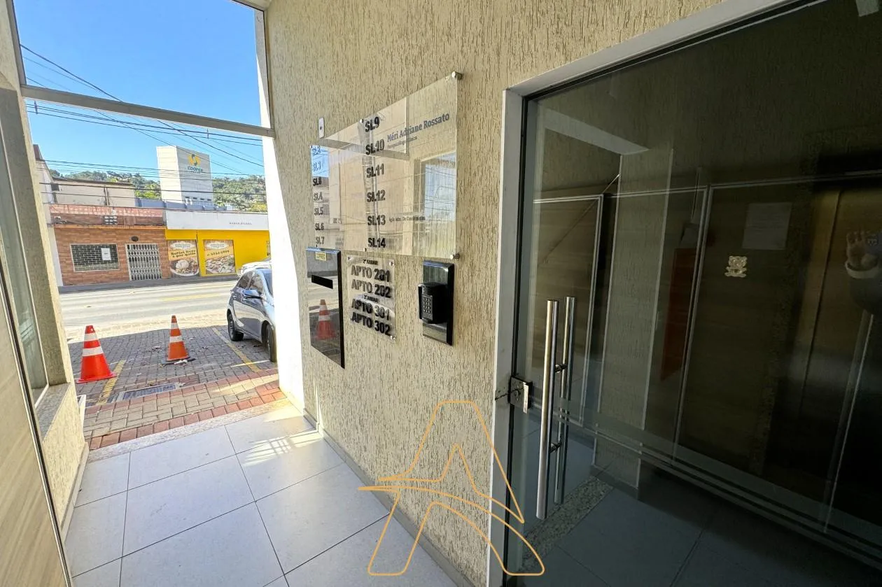 Sala Comercial com Garagem Próximo à Cooper Água Verde — foto 7