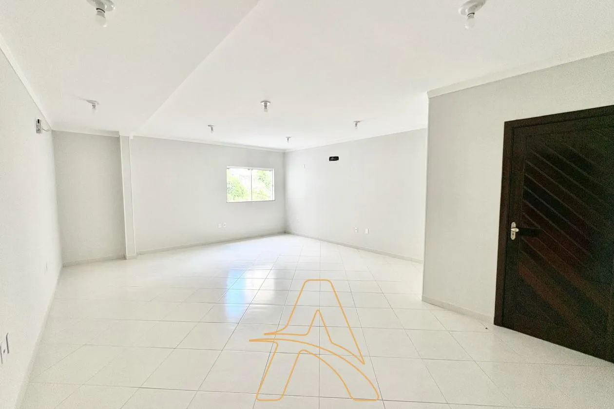 Sala Comercial com Garagem Próximo à Cooper Água Verde - foto 1