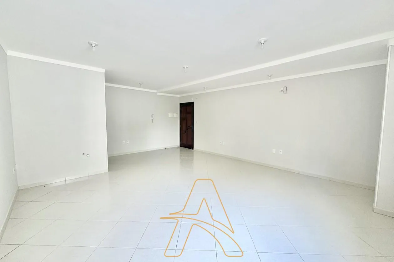 Sala Comercial com Garagem Próximo à Cooper Água Verde — foto 3