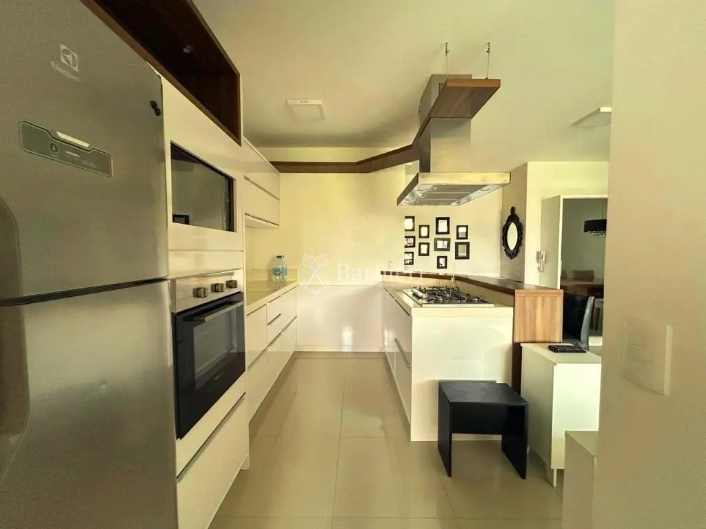 Apartamento com ampla área privativa, todo mobiliado 03 suítes e 03 vagas de garagem - Na Alameda — foto 4