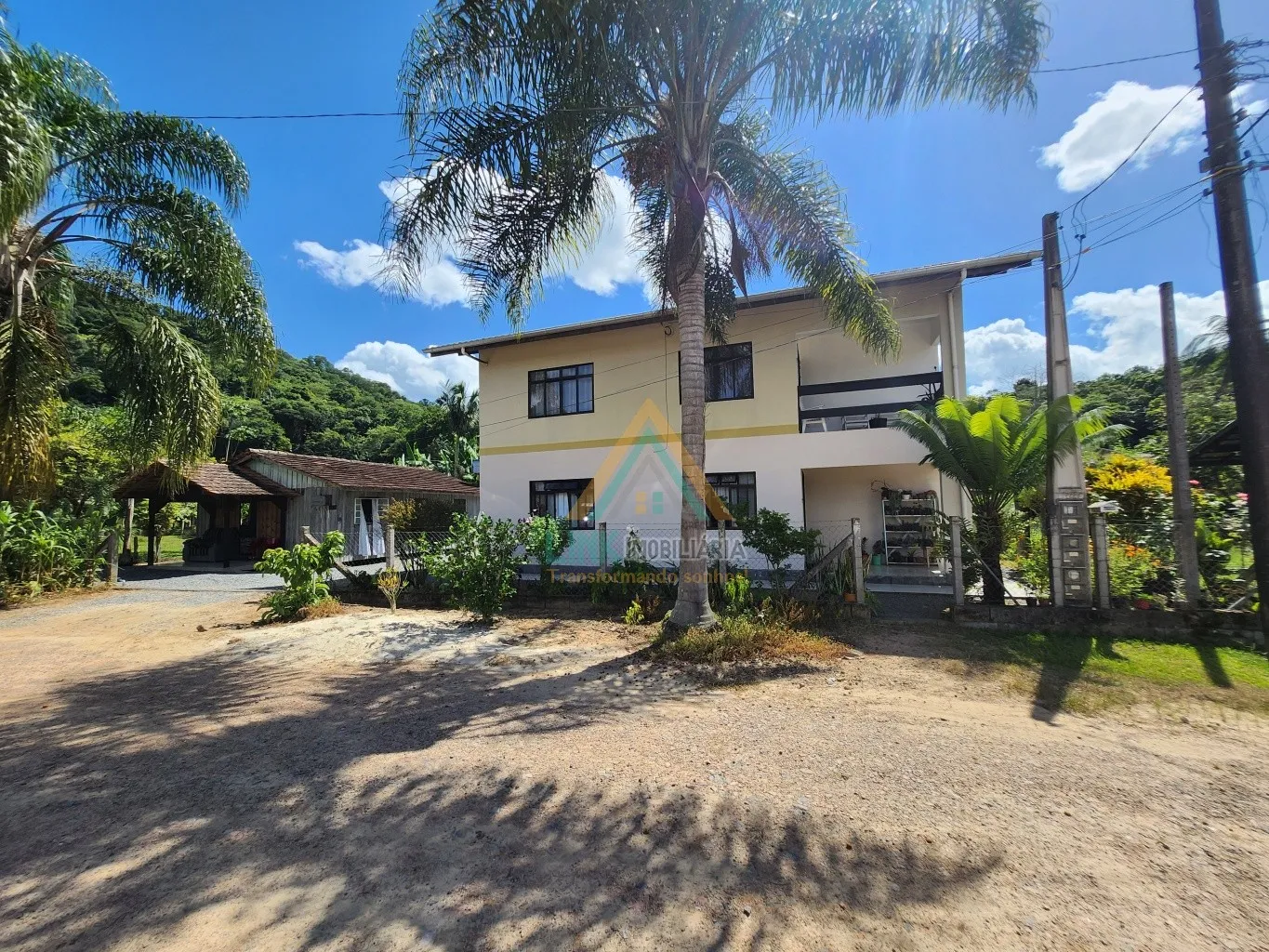 Imóvel com 2 Apartamentos e 1 Casa no Bairro Wunderwald,na cidade de Pomerode. - foto 1
