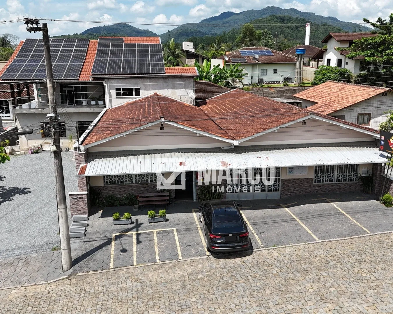 Casa com ponto comercial à venda em Pomerode - foto 1