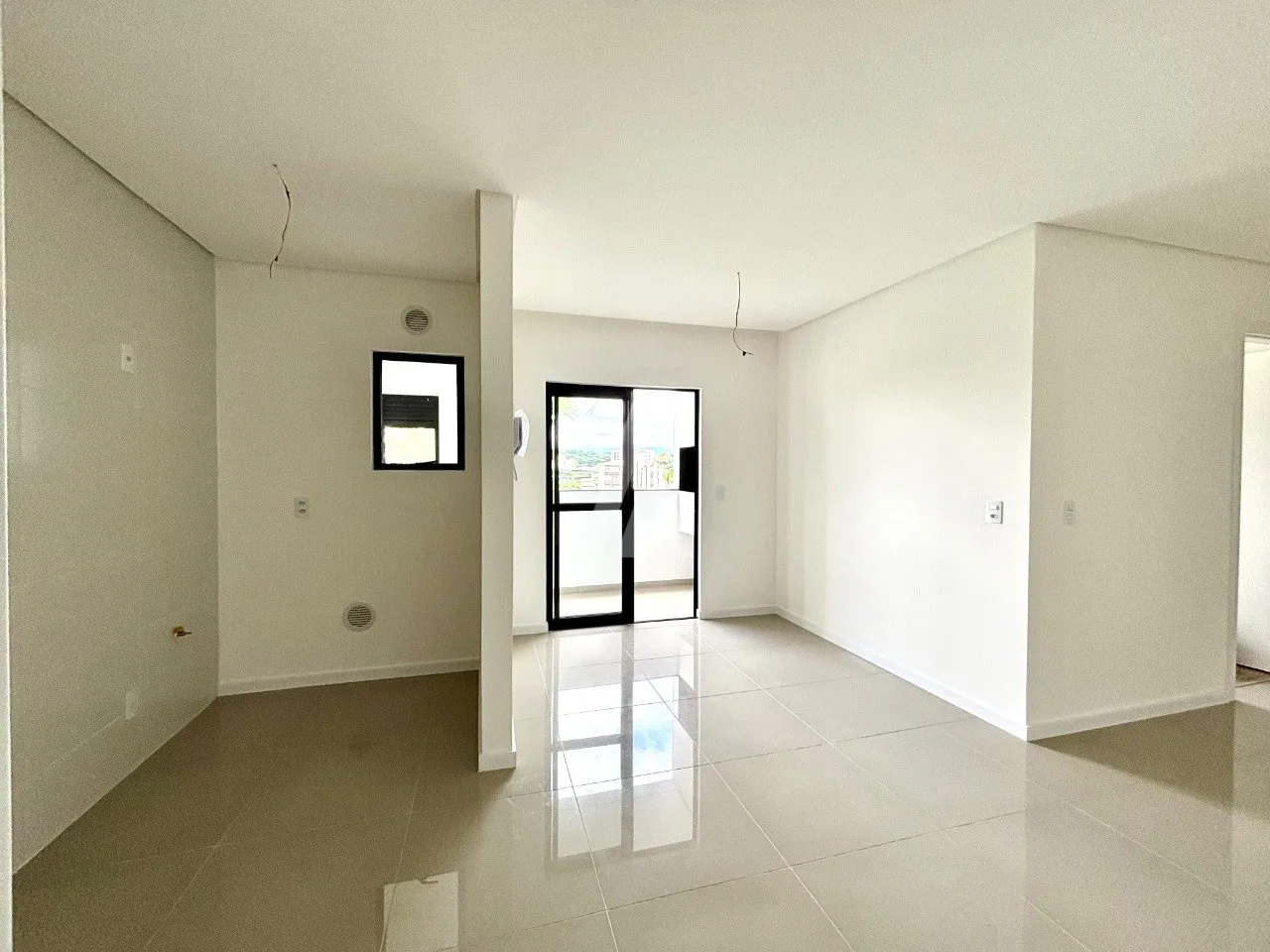 Apartamento com 1 suíte(s) mais 2 quarto(s) à venda no bairro Anita Garibaldi em Joinville, por R$ 705.000.00. — foto 3