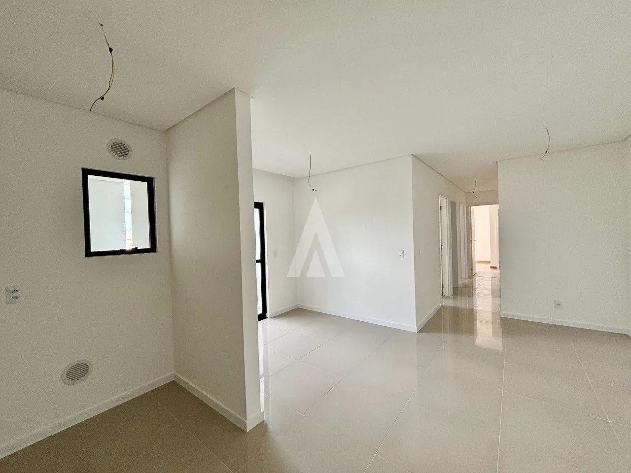 Apartamento com 1 suíte(s) mais 2 quarto(s) à venda no bairro Anita Garibaldi em Joinville, por R$ 705.000.00. — foto 4