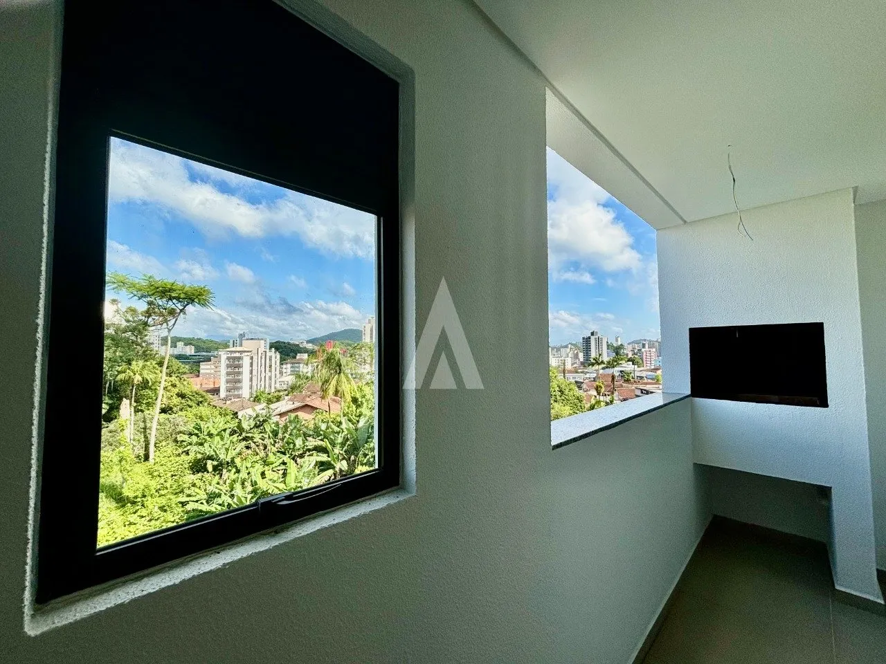 Apartamento com 1 suíte(s) mais 2 quarto(s) à venda no bairro Anita Garibaldi em Joinville, por R$ 705.000.00. - foto 1