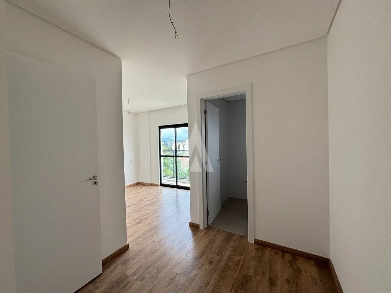 Apartamento com 1 suíte(s) mais 2 quarto(s) à venda no bairro Anita Garibaldi em Joinville, por R$ 705.000.00. — foto 7