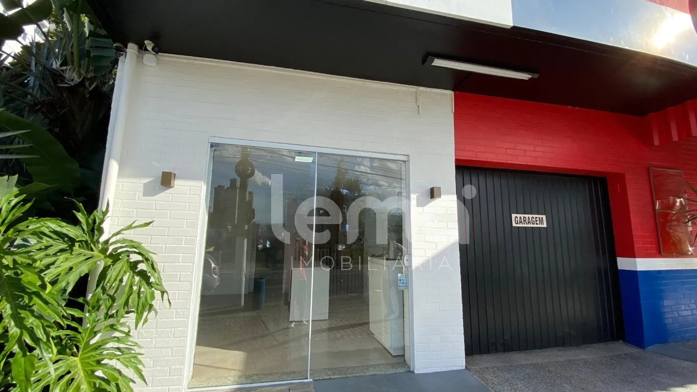 Loja Comercial no bairro Água Verde - foto 1