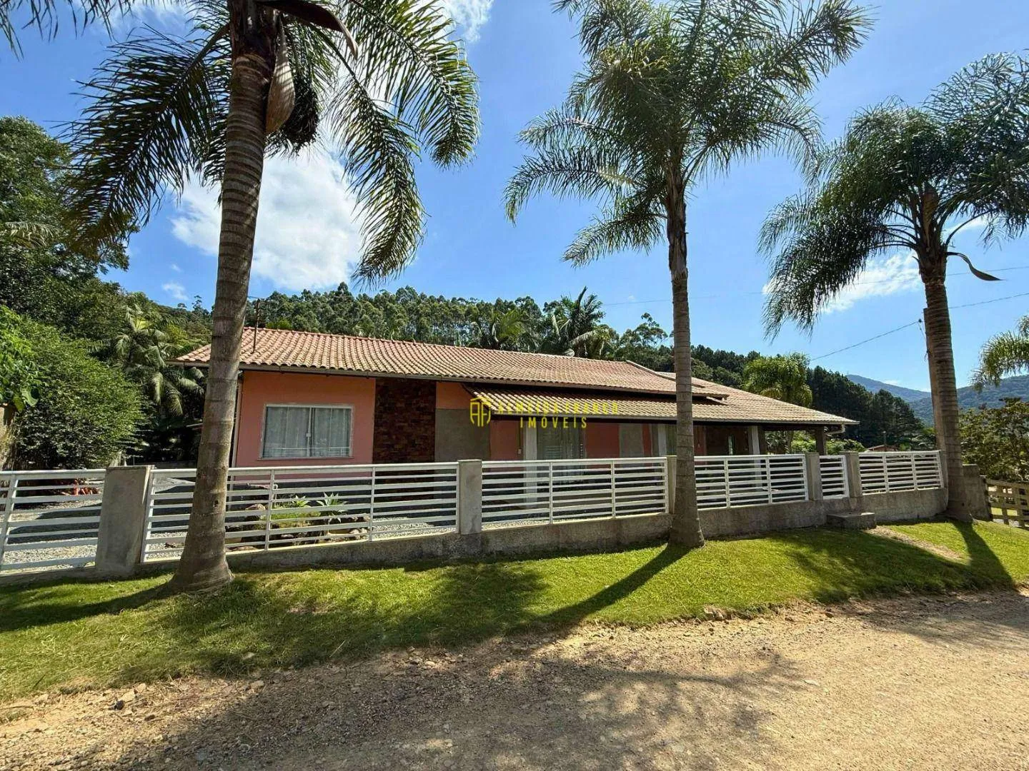 Chácara com 2.304m no Bairro Belchior - foto 1