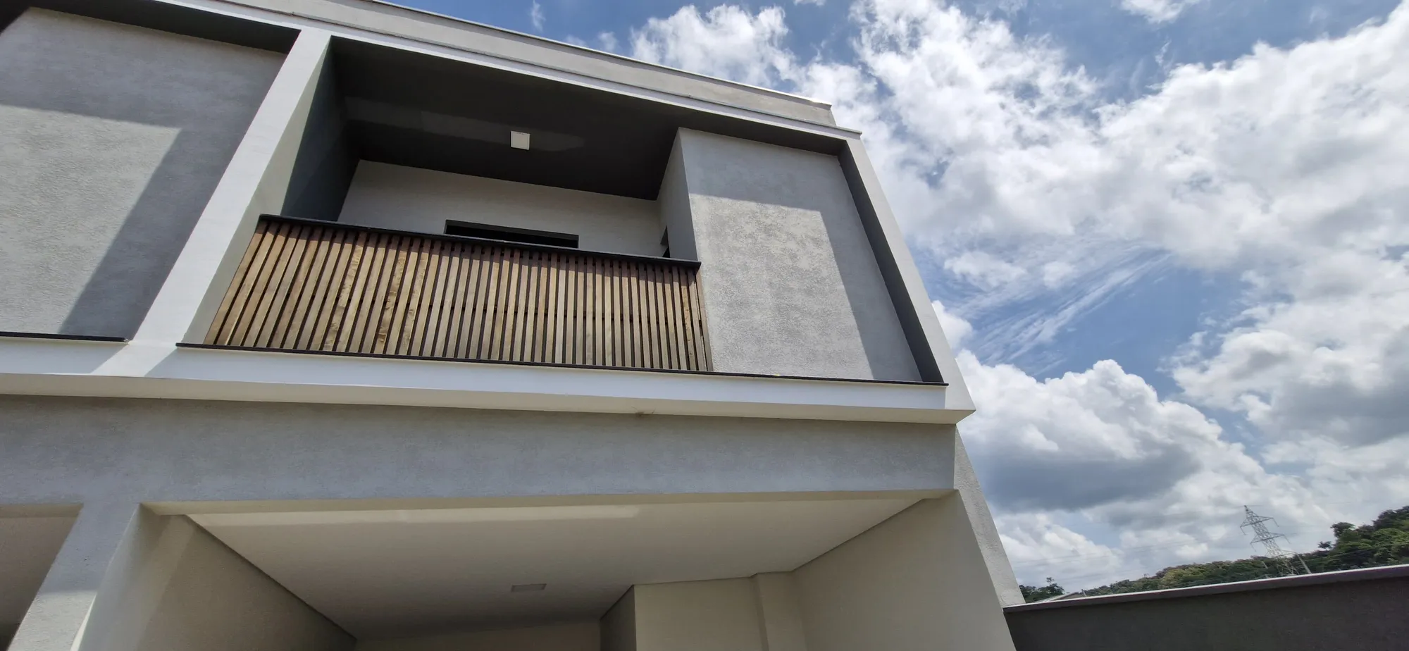 Sobrado com 2 suítes + Closet + Varanda — foto 4