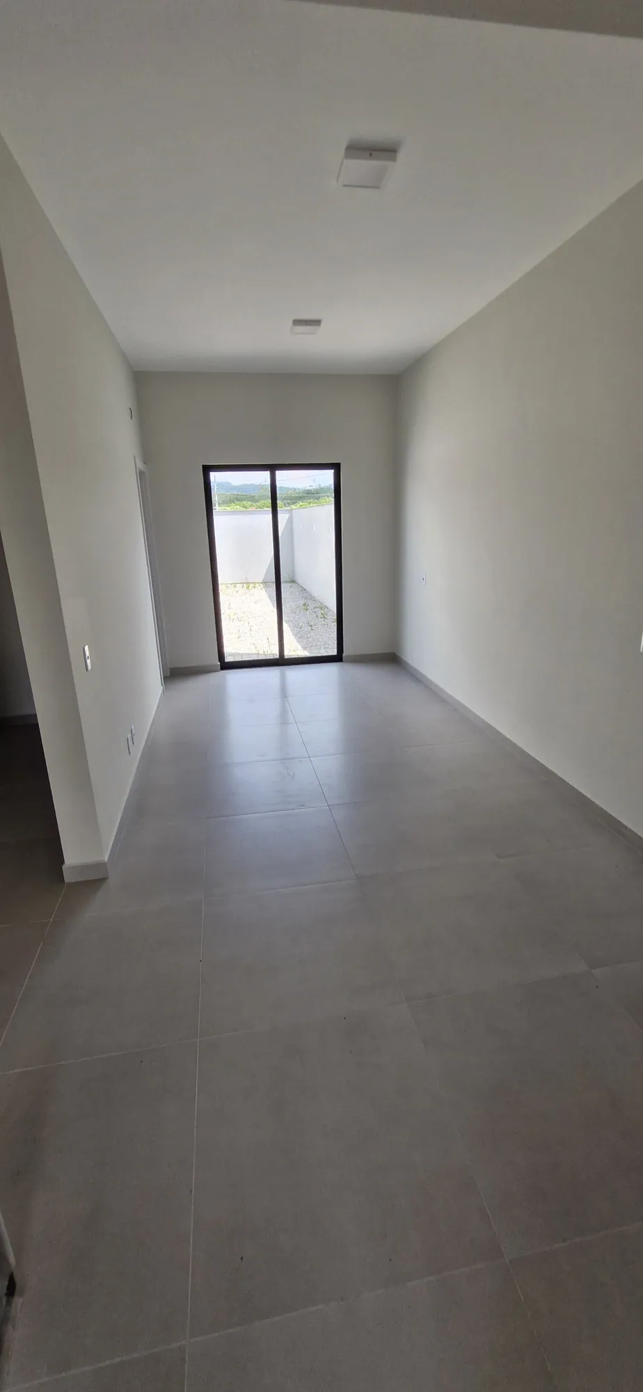 Sobrado com 2 suítes + Closet + Varanda — foto 7