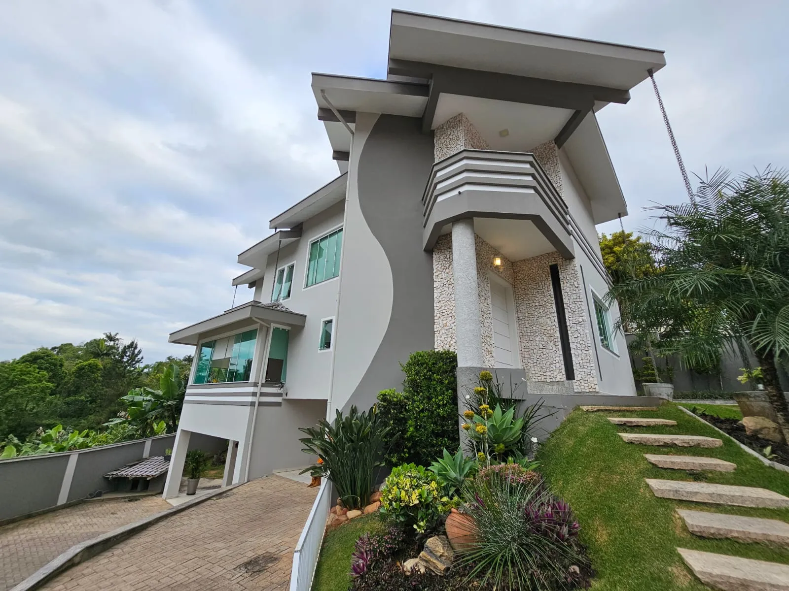 Maravilhosa Casa em Local Nobre de Gaspar — foto 2