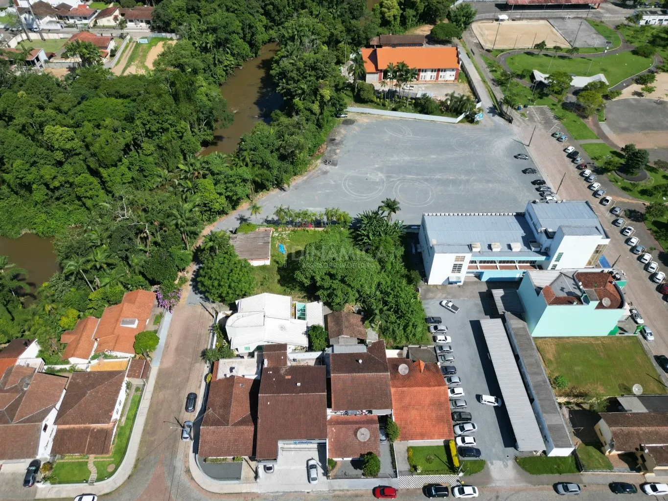 Terreno comercial ou residencial, para construção ou investimento no Centro da Cidade de Timbó, próximo a Prefeitura, parque, mercado público e comércio em geral! Dinâmica Sul, a imobiliária em Blumenau presente nas suas conquistas! — foto 7