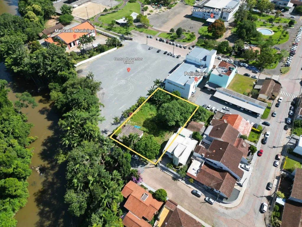 Terreno comercial ou residencial, para construção ou investimento no Centro da Cidade de Timbó, próximo a Prefeitura, parque, mercado público e comércio em geral! Dinâmica Sul, a imobiliária em Blumenau presente nas suas conquistas! - foto 1