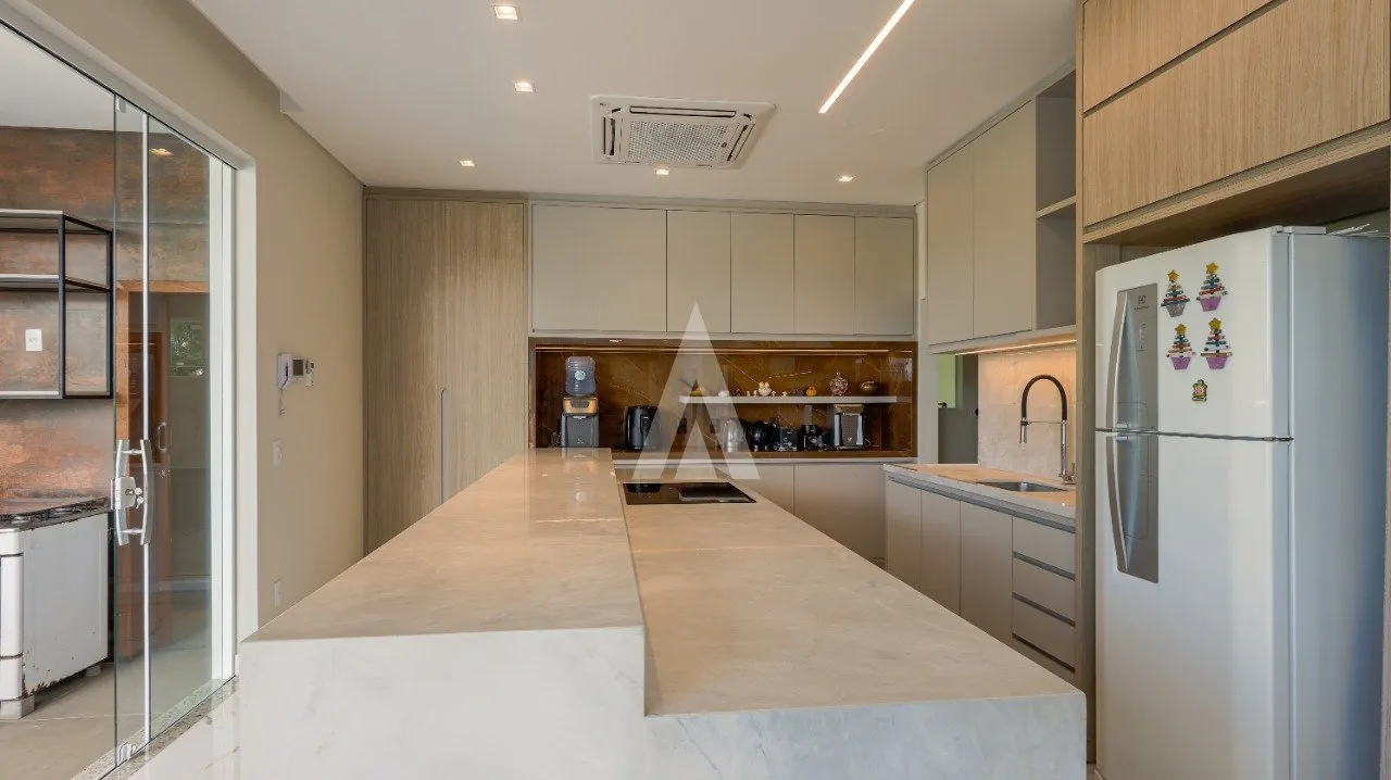 Casa em Condomínio com 1 suíte(s) mais 2 quarto(s) à venda no bairro América em Joinville, de R$ 3.200.000.00. Por R$2.880.000,00 — foto 4