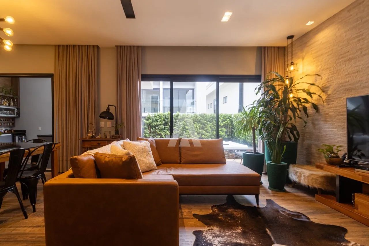 Casa em Condomínio com 1 suíte(s) mais 3 quarto(s) à venda no bairro VILA NOVA em JOINVILLE, por R$ 2.390.000.00. — foto 4