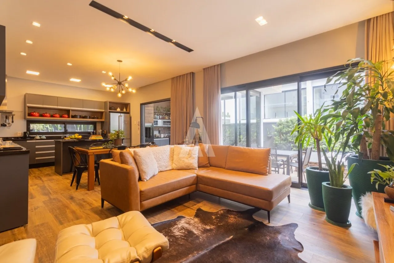 Casa em Condomínio com 1 suíte(s) mais 3 quarto(s) à venda no bairro VILA NOVA em JOINVILLE, por R$ 2.390.000.00. — foto 2