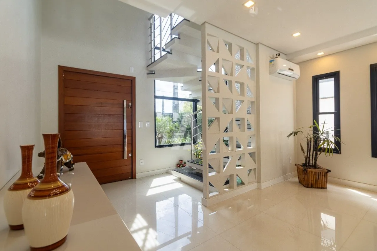 Casa com 1 suíte(s) mais 2 quarto(s) à venda no bairro Pirabeiraba em Joinville, por R$ 2.100.000,00. — foto 2