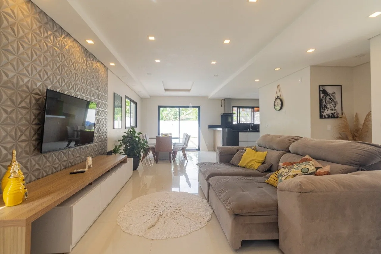 Casa com 1 suíte(s) mais 2 quarto(s) à venda no bairro Pirabeiraba em Joinville, por R$ 2.100.000,00. — foto 3