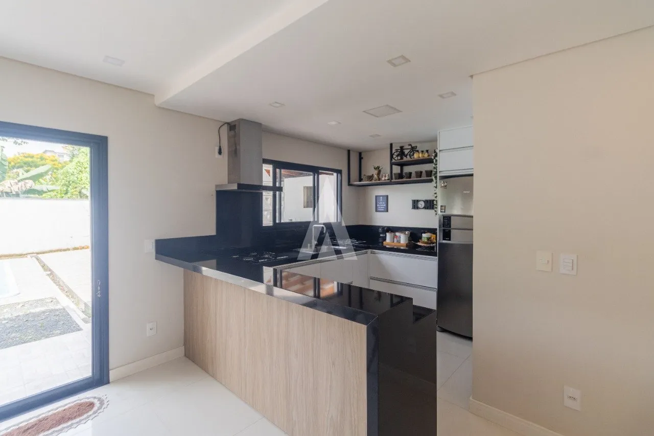 Casa com 1 suíte(s) mais 2 quarto(s) à venda no bairro Pirabeiraba em Joinville, por R$ 2.100.000,00. — foto 5