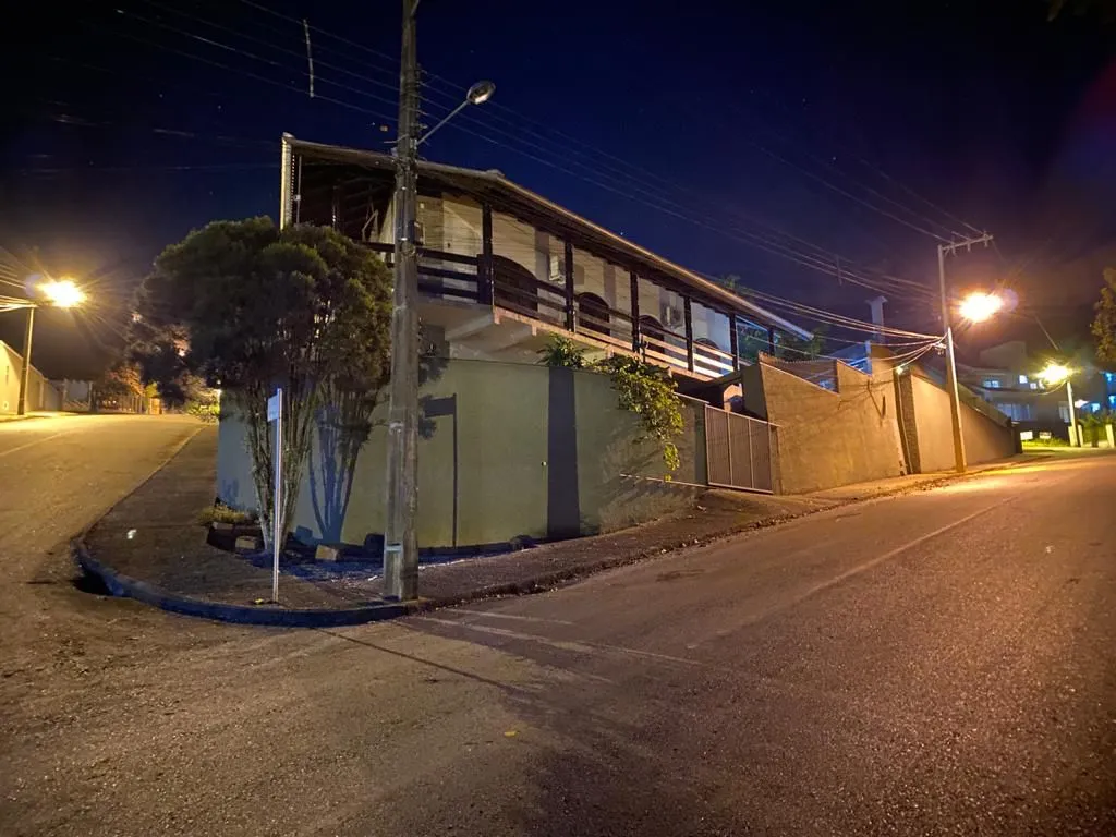 Casa com 4 dormitórios à venda no bairro Centro em Pomerode/SC - foto 1