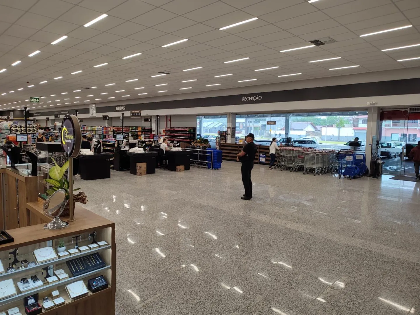 Sala comercial para alugar no bairro Tapajós em Indaial/SC — foto 2