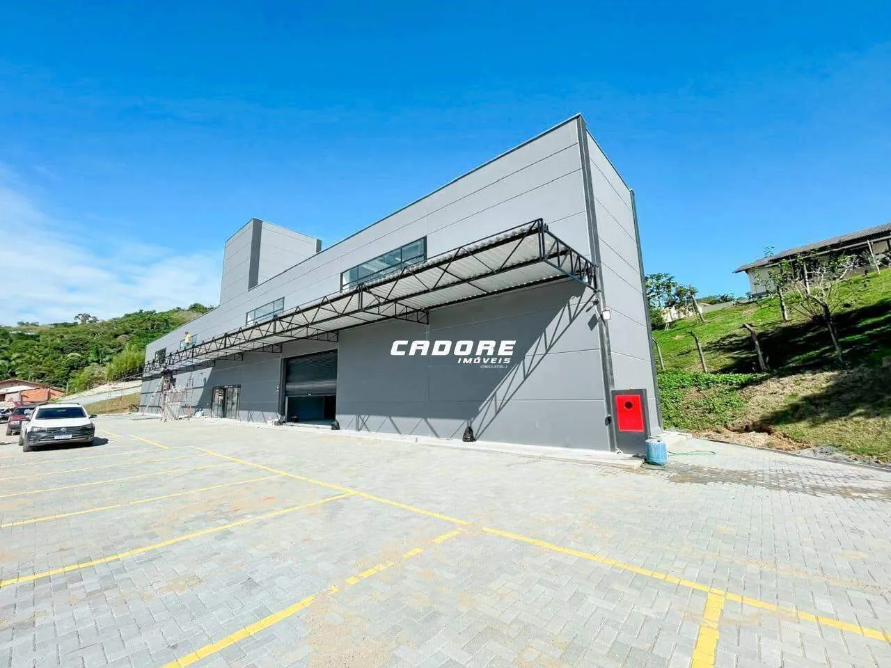 Galpão Superior no bairro Salto I Cadore Imóveis - foto 1